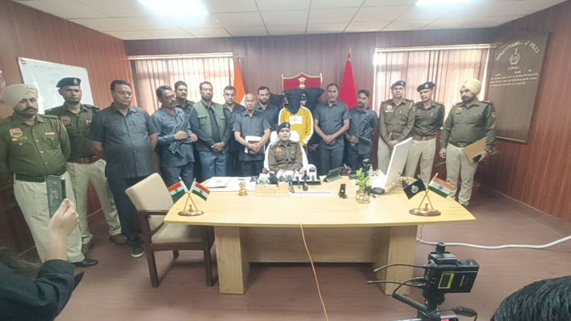 सी आई ए डबवाली व साईबर सैल की बडी कार्यवाही  ,आढती से मोबाईल फोन लूट की वारदात की गुत्थी सुलझी व दो वारदात का और खुलासा हुआ ,सी आई ए डबवाली ने 70 घंटे के अन्दर-अन्दर लूट की वारदात को सुलझाते हुए तीन आरोपियों को वारदात मे प्रयोग शुदा मोटरसाइकिल सहित काबू किया