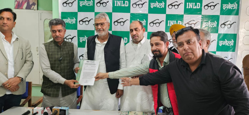 सिविल सोसाइटी डबवाली ने डबवाली के सिविल अस्पताल में रेडियोलॉजिस्ट डॉक्टर की नियुक्ति और अल्ट्रासाउंड मशीन स्थापित किए जाने की मांग के लेकर डबवाली के विधायक चौधरी आदित्य देवीलाल को एक ज्ञापन सौंपा।