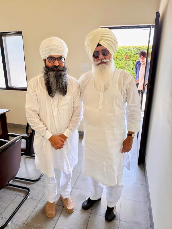 डेरा जगमालवाली के संत बिरेंद्र सिंह जी ने ब्यास डेरामुखी गुरिंदर सिंह ढिल्लों जी से की शिष्टाचार मुलाक़ात