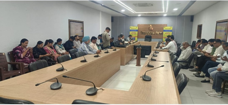 कर्मचारियों ने स्व-गणना के तहत दर्ज किया विवरण