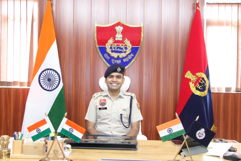 फतेहाबाद में पार्सल डिलीवरी स्कैम को लेकर एडवाइजरी जारी:SP बोले- पहले महंगे गिफ्टों के झांसे में फंसाते, फिर दबाव बनाकर करते ठगी 